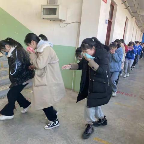 生命至上，安全发展——金城学校初中部宿舍安全消防演练