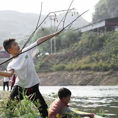 （3）《清江乐趣》