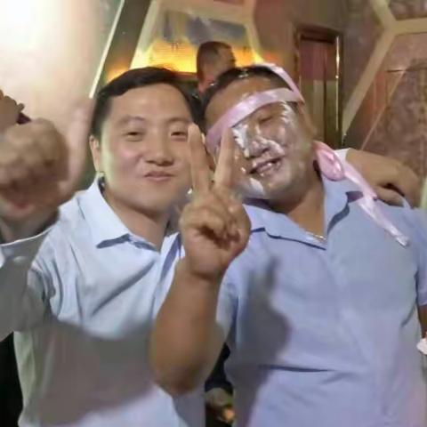 每次例会照片总结,然后参加生日节目