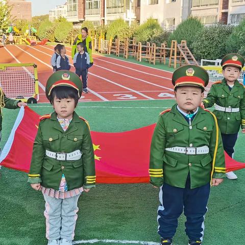 国旗下成长 阳光中起航——大路第一幼儿园大三班升旗仪式