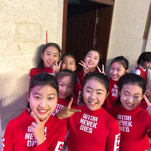 济南泉景中学小学部五年级七班元旦掠影