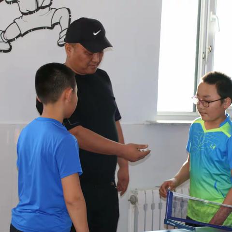 新左旗阿一小举办 “快乐体育”第四届乒乓球比赛