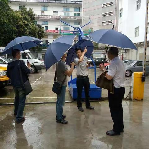 省分公司企发部黄勇副总经理一行到六枝特区分公司对办公大楼消防验收整改工作进行调研