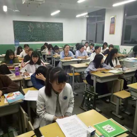 “一路诗香，伴我成长”晨诵晚读活动