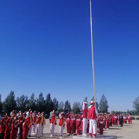 石宝镇小学开展“请党放心 强国有 我”建队日系列活动