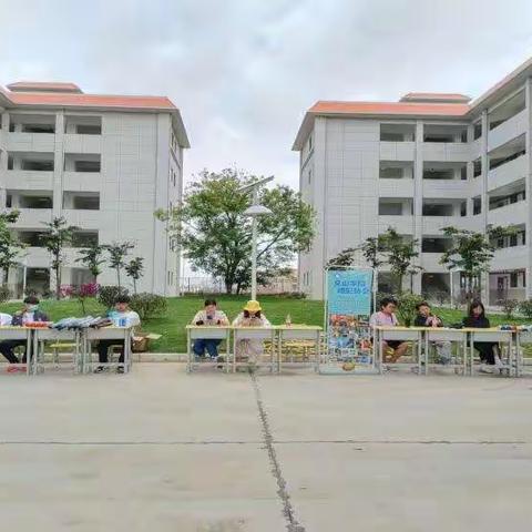 文山学院社团联合会到高等职业技术学院开展摄影协会和羽毛球协会招新活动