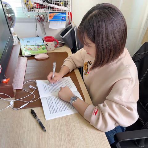 【红烛党建引领行动——“艺”心向党】“紧抓理论学习，提升党员素养”主题党日活动