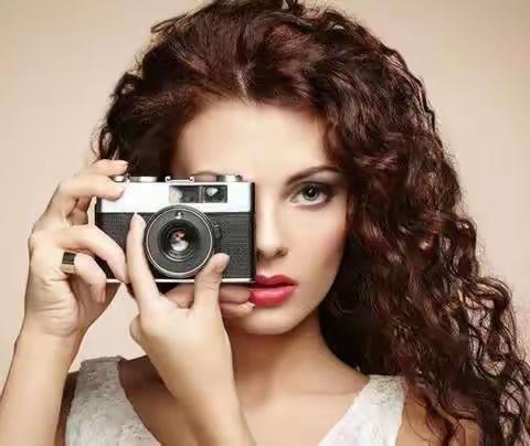 人像照怎么拍：手痛、头痛、脖子痛，8种身体痛拍照姿势学起来