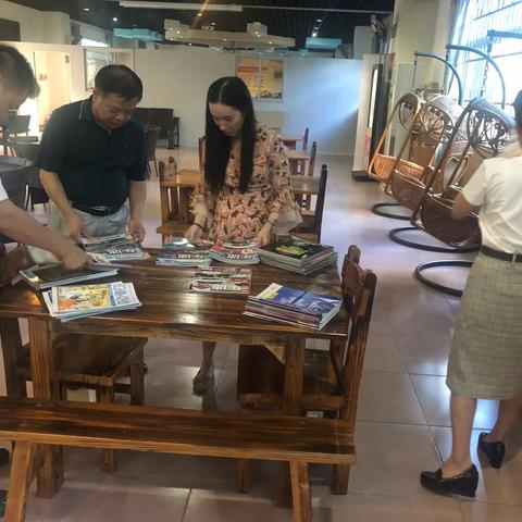 退休党支部开展“不忘初心、牢记使命”主体教育志愿服务活动