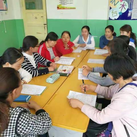 信息技术与学科有效融合 ————记完全中学第十四周中学文科组教研活动