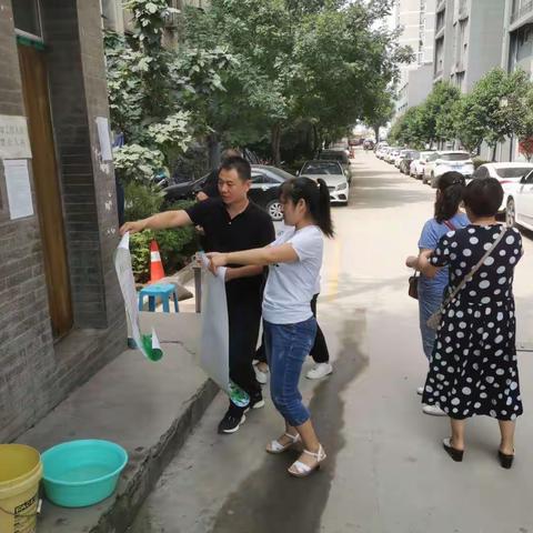 真抓落实  文明有我——综合治理和网格化服务管理中心到西关正街社区督导创文工作