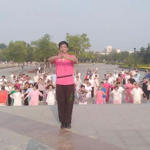 弘扬国粹 传承经典—步伟光老师来鱼台授拳