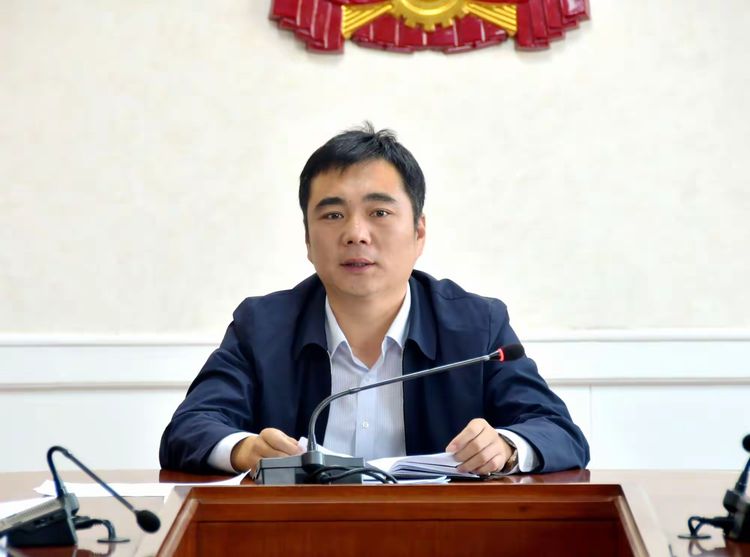 10月24日上午,漳河经济开发区管委会副主任,磁县政府办公室主任薛顺利