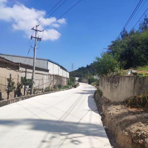 漳港街道洋边村“为民办实事，修路暖人心”。