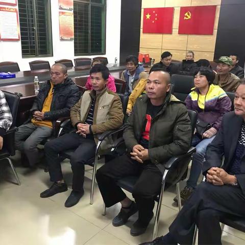 物流公司赴射钗村陪同贫困户观看第74期脱贫致富电视夜校节目并开展春节慰问