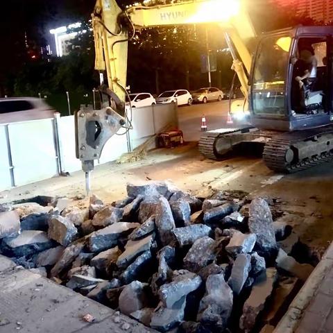 加班加点施工忙 再接再厉建新功