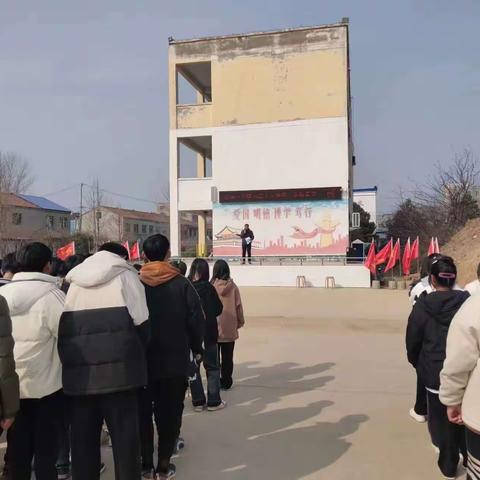 业庙一中学习二十大精神宣讲报告会