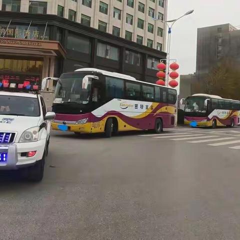 深入疫区完成接返学生任务不畏艰险展现靖边教育担当