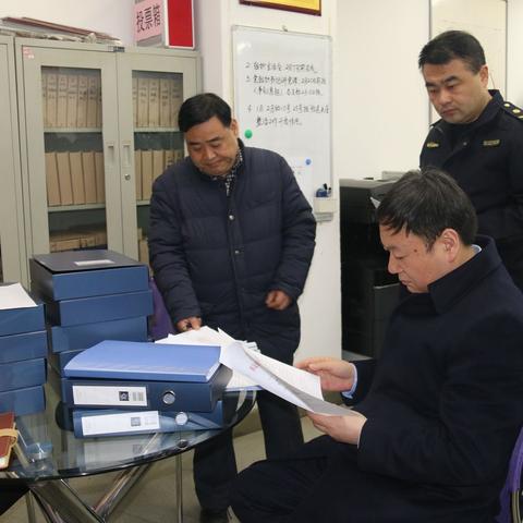 王小育副主任督导检查城管执法局扫黑除恶工作开展情况