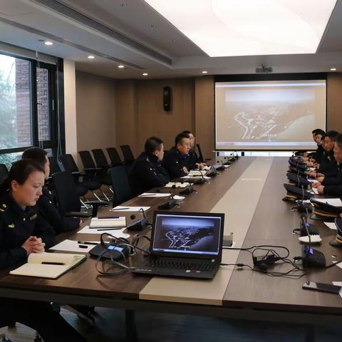 曲江城管执法局组织观看警示教育片《贪与悔》和专题片《作风强化在西安》