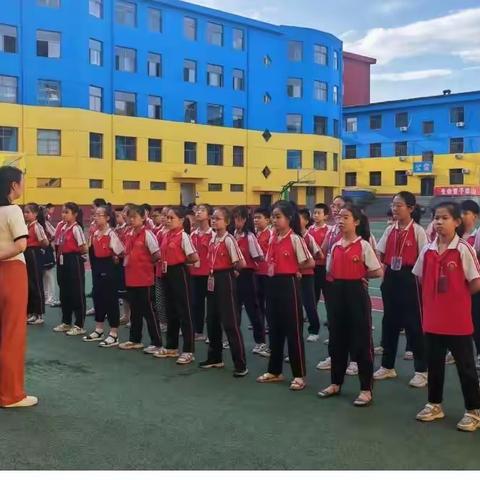 展健美英姿 享多彩童年——实验小学体育健身系列活动