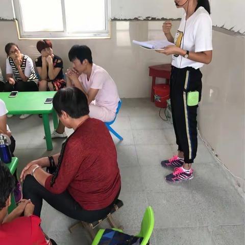 西贾幼儿园新学期家长会如期举行...