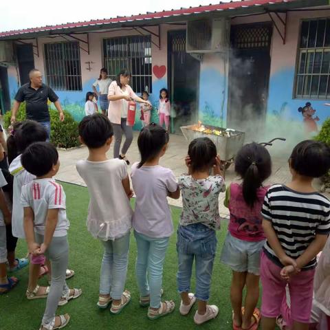 六塔乡杨楼明天幼儿园消防演练