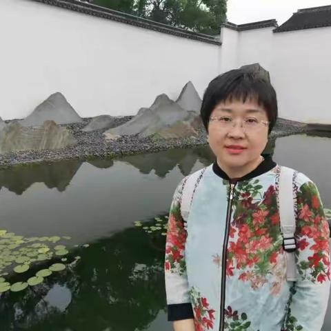 在平凡中绽放美丽——记最美班主任余广慧