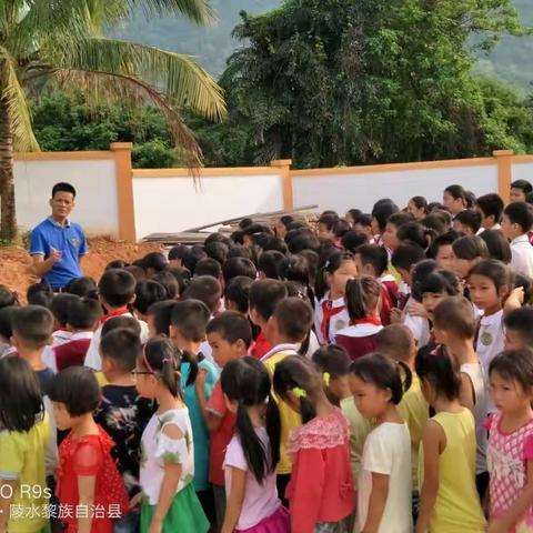 祖关小学开展防溺水安全教育国旗下讲话