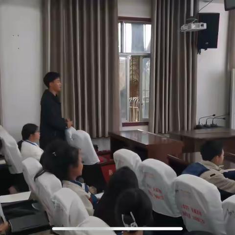 垫江二中第13季青年大学习约谈会