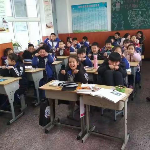 一路欢笑，一路歌———三2班元旦联欢会