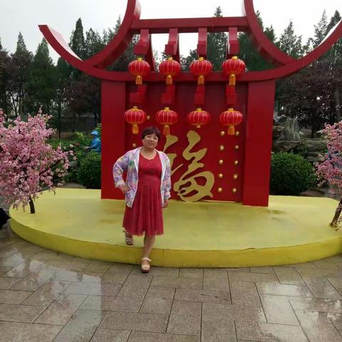 雨中漫步圆明园