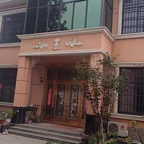 赵卫凤家的庭院环境