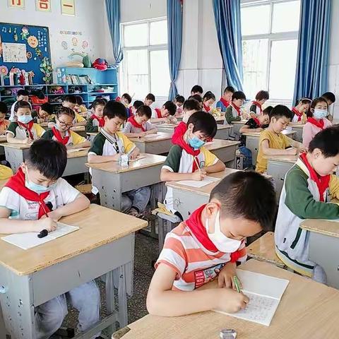 我是小小书法家，我能写好铅笔字－－二（5）班习字册掠影