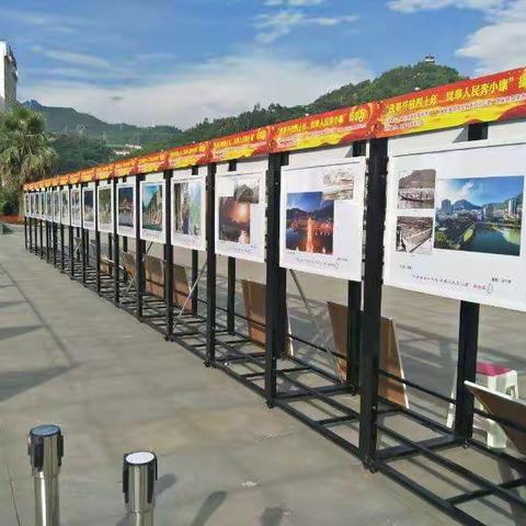 岚皋县碗场坝“庆七一”书画摄影展开展啦！
