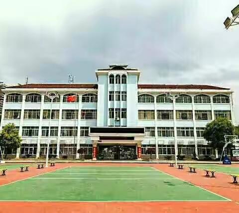 启龙学校五一放假通知及安全提醒