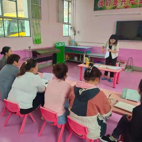 芝麻开门幼儿园秋季保育老师一日常规培训