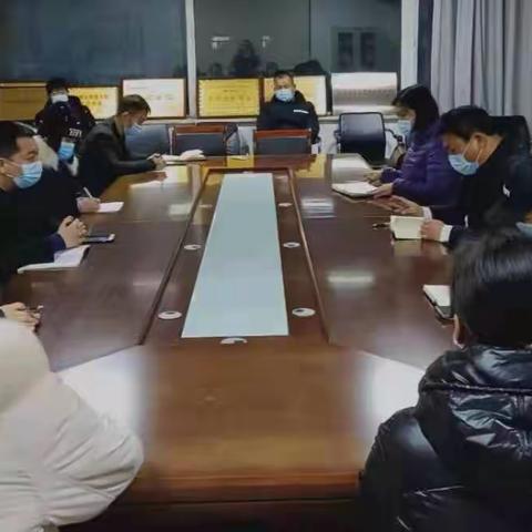 疫情突发心牵心                        党员干部当先锋