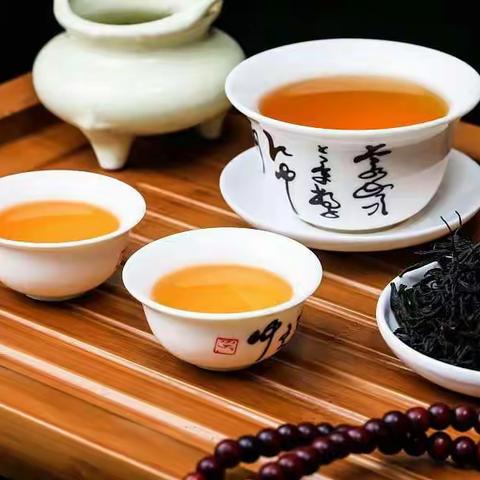 同饮一江水，共品一杯茶