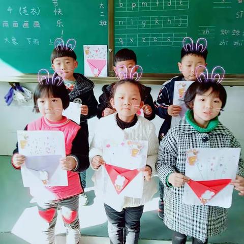 “感恩有你，与爱同行”松龄幼儿园大班小朋友，祝所有人感恩节快乐！