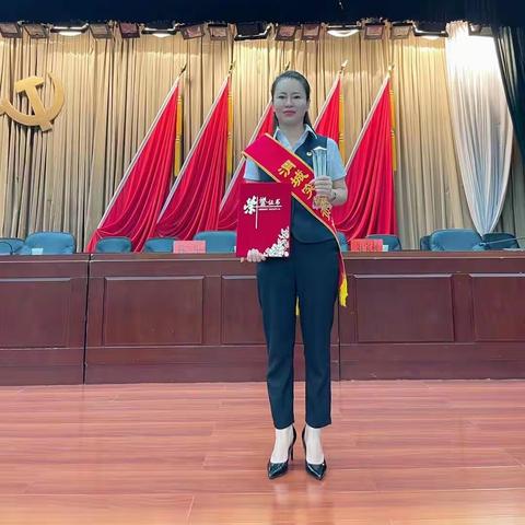 渭城汇发村镇银行来琳琳同志荣获咸阳渭城区“突出贡献好青年”荣誉称号