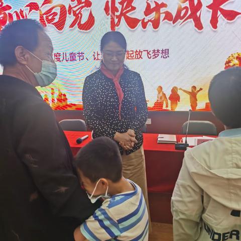【周至民政】情暖留守和困境儿童  县民政局开展集中慰问帮扶活动