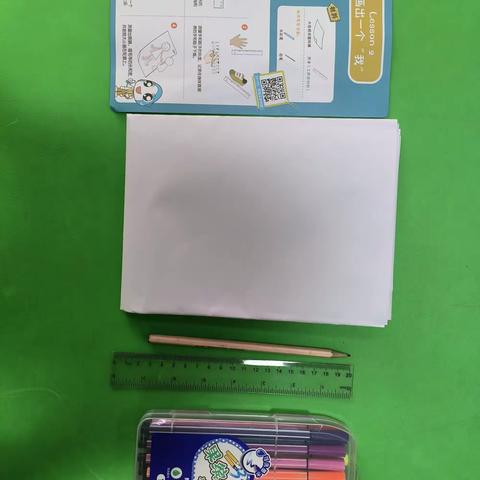 科学实验《画出一个‘我’》