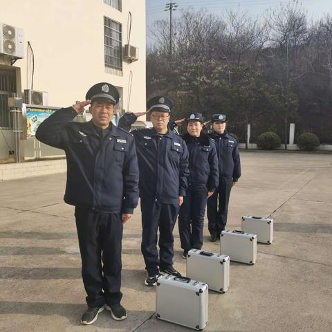 下汤收费站召开春季大练兵“一岗多能”知识培训