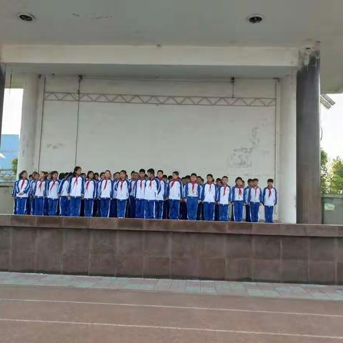 兖矿第一小学四（五）班国旗下风采展示