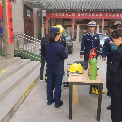 陇县大队联合城关镇消防所深入陇县博物馆开展消防安全知识宣传培训