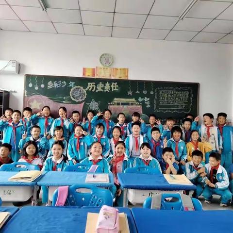 停课不停学的联小五二班学子