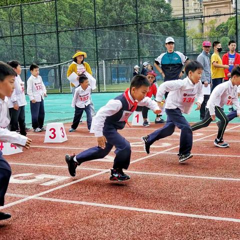 学校运动会比赛！