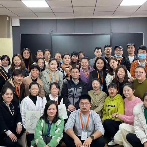 “牵着一根线条去散步,邂逅最美的风景”——新疆师范大学“国培计划”初中美术教师培训             （第七期）简报