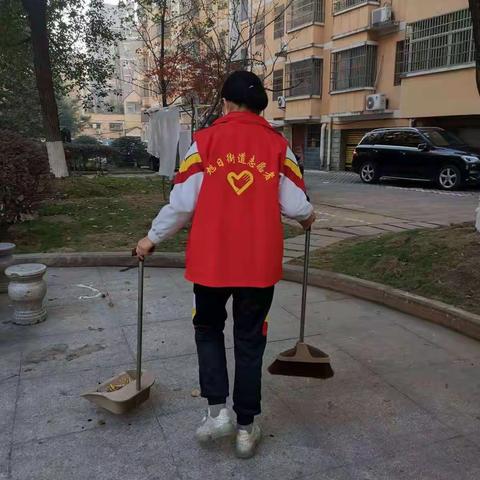 你我弯弯腰   环境更美丽